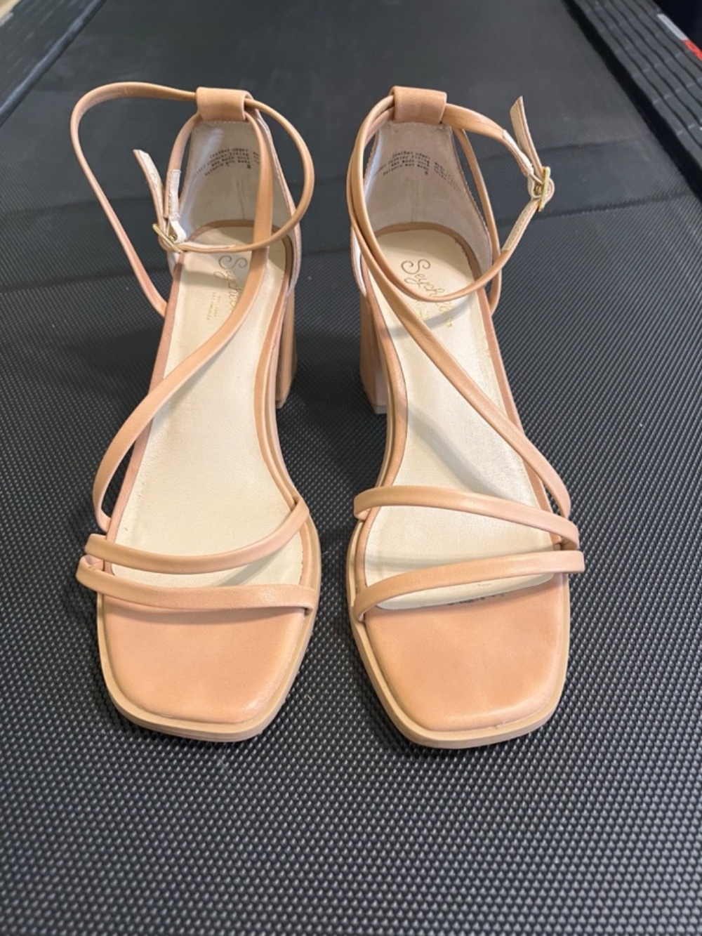 Seychelles Comradery Strappy Sandal with Block Heel Size 8 in Cream